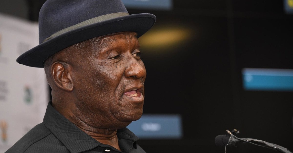 WC police want some court orders compelling Cele to act against EC bus attacks repealed